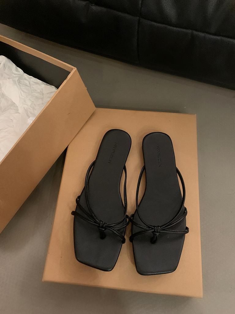 Fairy temperament French one-word slippers women's shoes wear 2025 new summer flat silver sandals