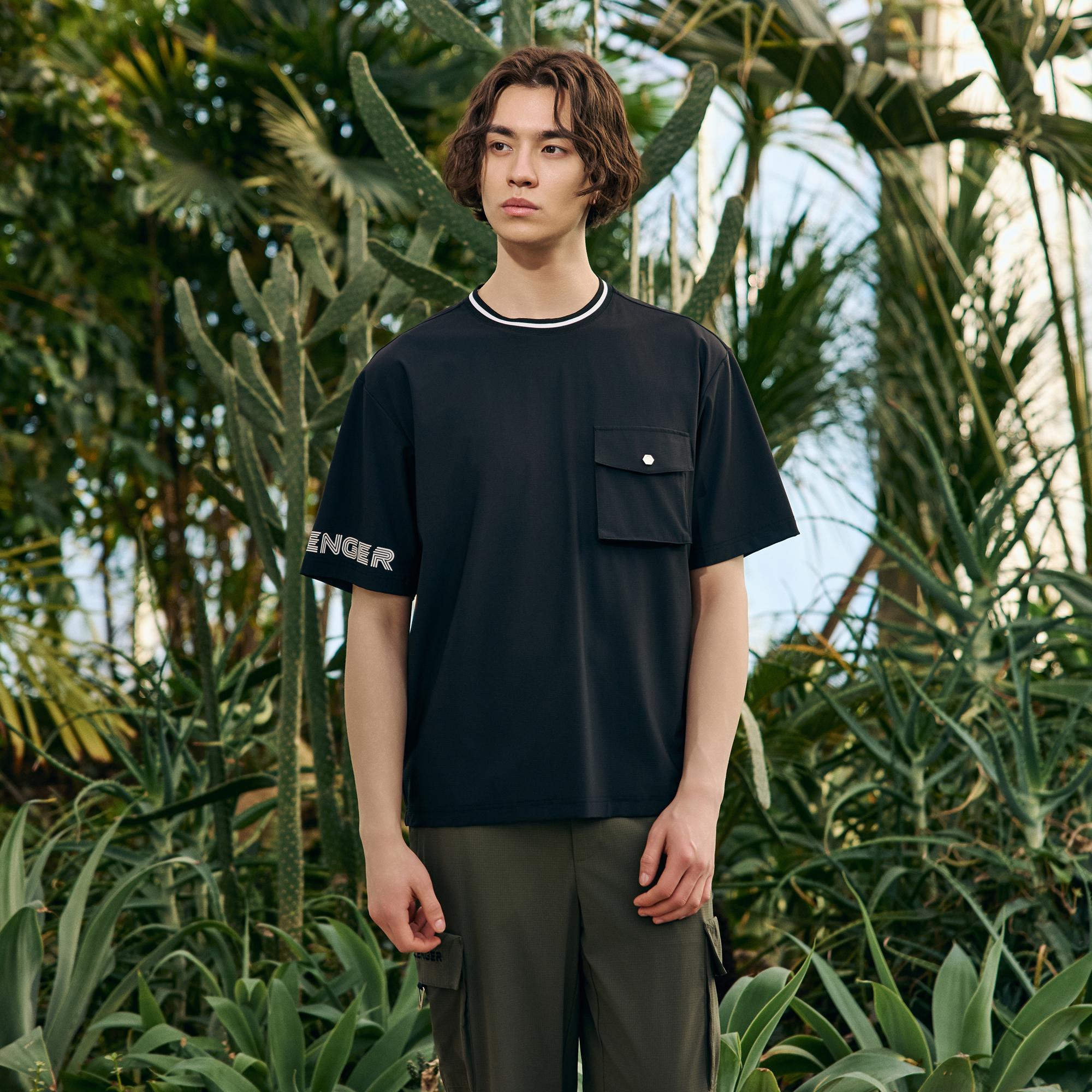 Challenger Men S One-Pocket Rib Point Cool Touch Round Neck Short Sleeve T-Shirt Black Bk (Black)/S