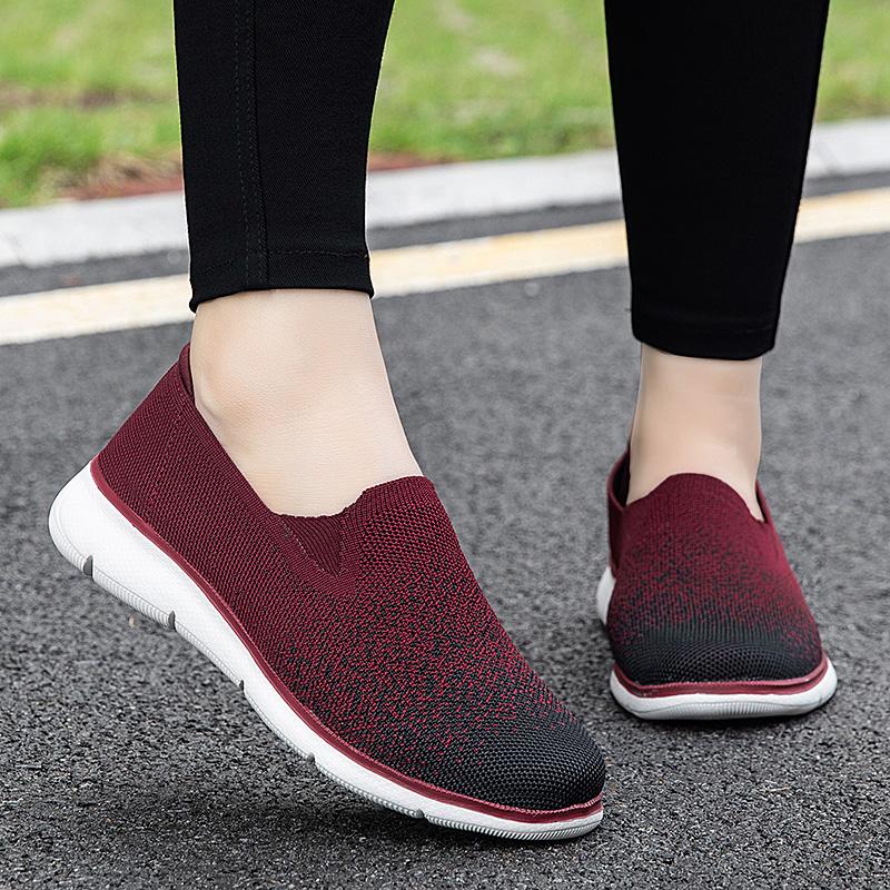 Fashion New Women's Lightweight Mesh Walking Breathable Flat Bottom Versatile Men's Loafers Soft Soled Outdoor Women's Single Shoes