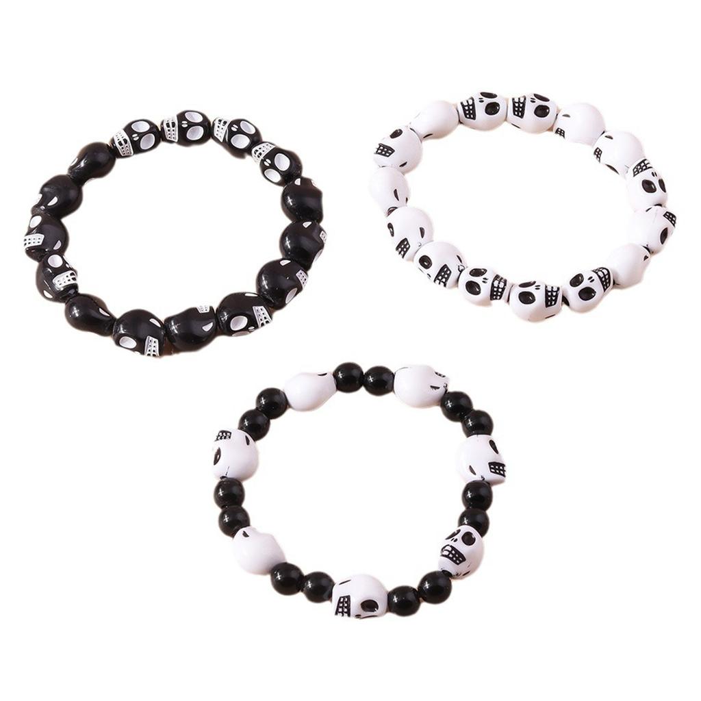 Halloween Totenkopf Armband Elastische Handgelenkkette Buntes Harzperlen Armband Stilvolles Punk-Stil Zubehör für den täglichen Gebrauch