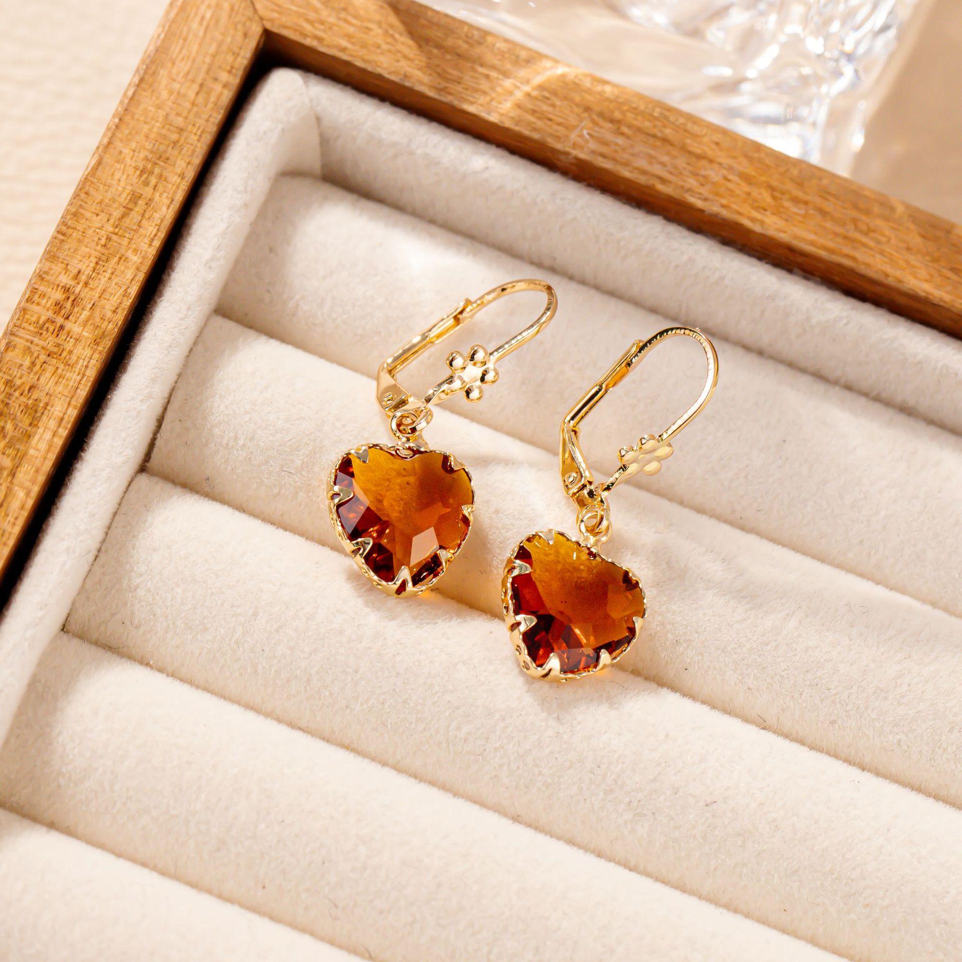 Elegant Heart-Shaped Micro-Inlaid Earrings - Versatile Temperament Design