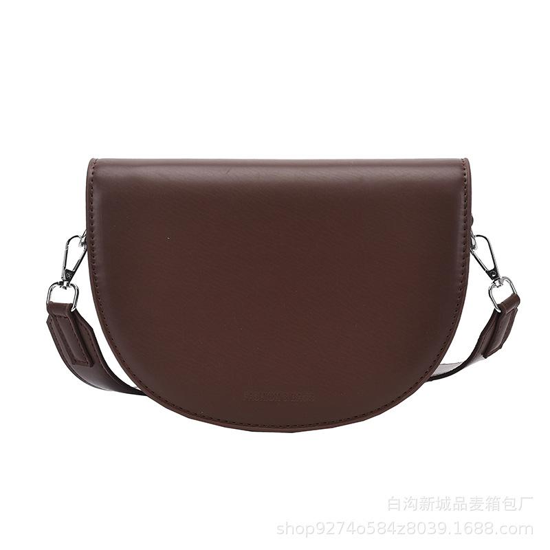 French niche design underarm messenger bag women's 2025 new retro shoulder bag popular saddle bag
