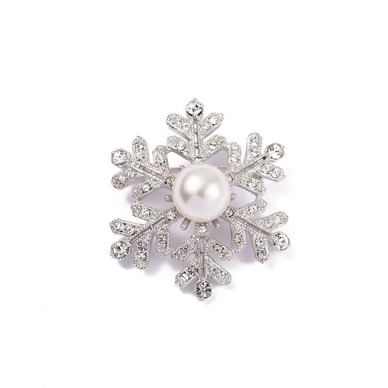 

Fumaiide Christmas Snowflake Brooch