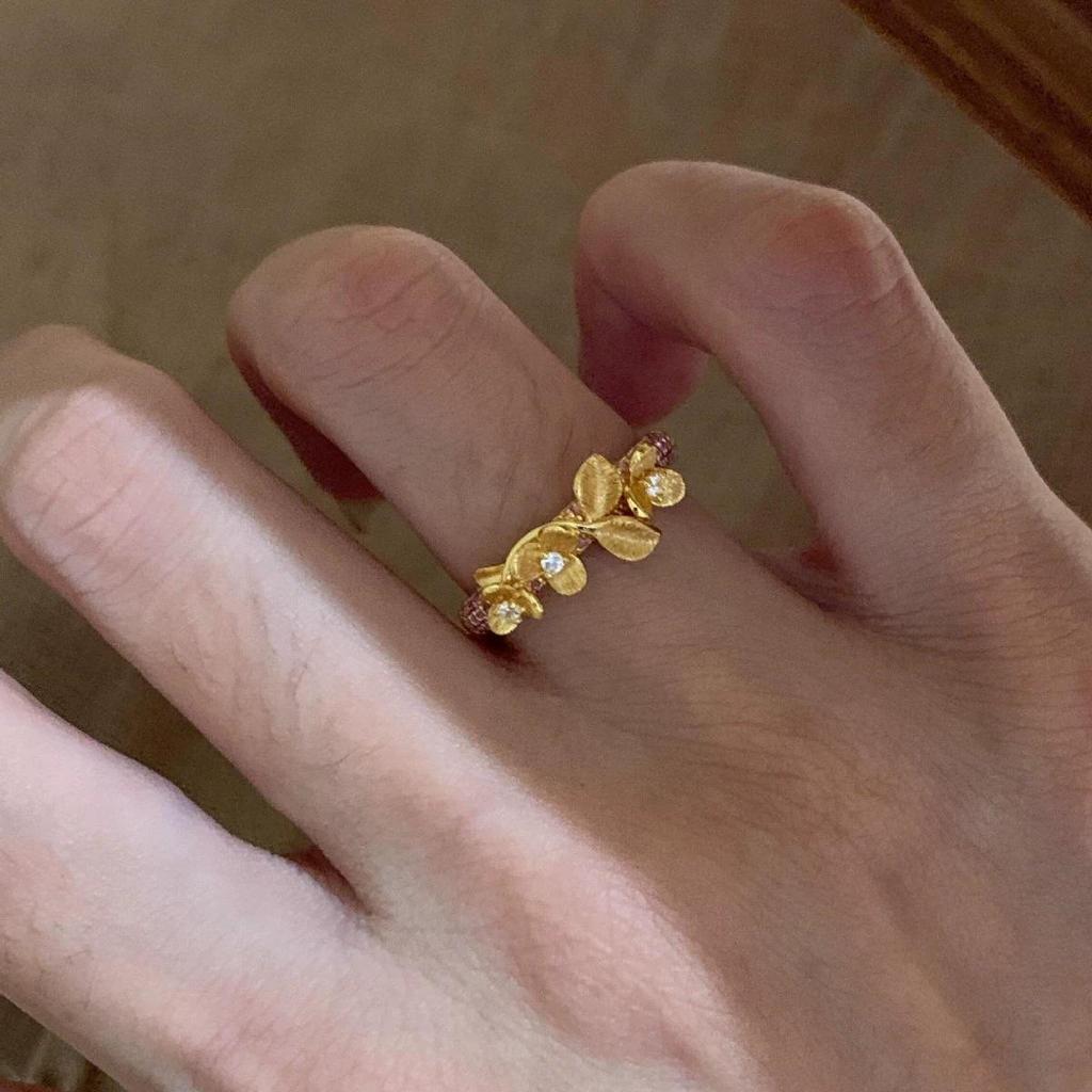 Elegant Three-Dimensional Golden Osmanthus Women's Ring: Light Luxury, Versatile, Stackable, Openable, Fashionable Index Finger Jewelry