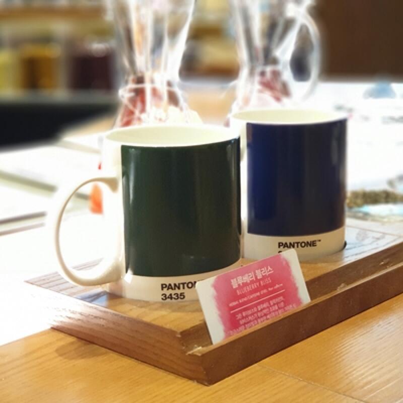 Pantone Tasse (Dunkelgrün 3435)