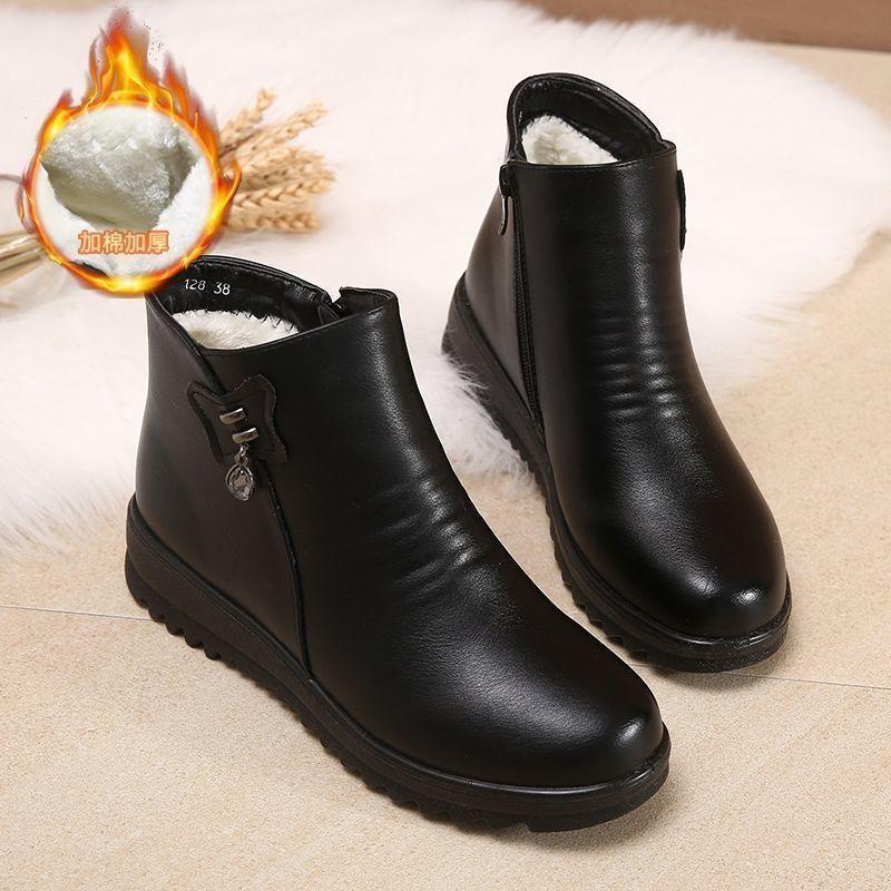 Casual shoes winter velvet soft leather cotton shoes women's warm non-slip flat sole middle-aged leather shoes soft sole medium and short boots