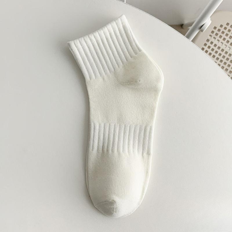 

Female Autumn and Winter New Trend Sports Sweat Absorption Low Top Short Tube Socks 1 pair молоко, білий колір