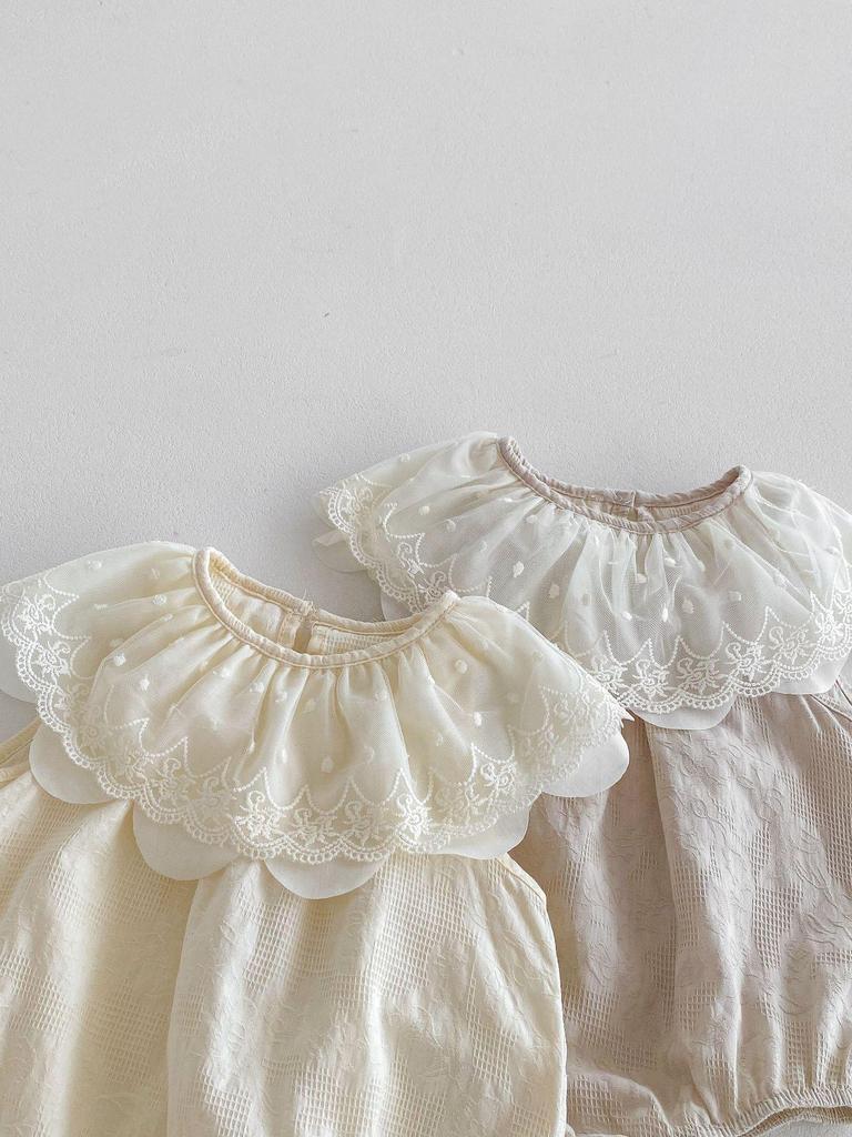 2025INS Modischer Sommer-Spitzenkragen Ärmelloser Strampler für Säuglings- und Kleinkindmädchen