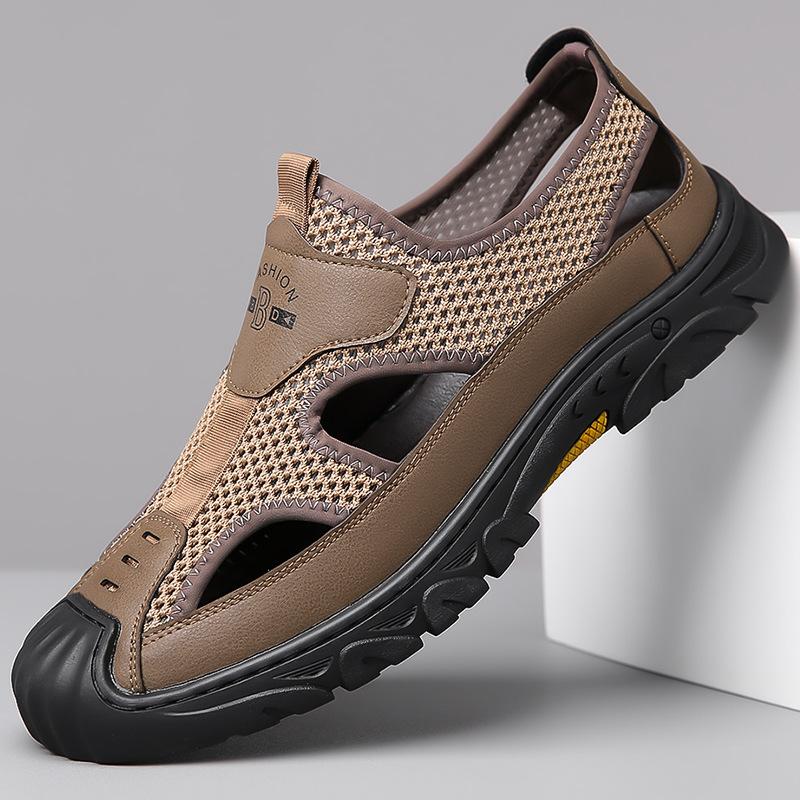 Sandals soft sole summer new hollow hole cool leather shoes men's casual beach shoes men 2025