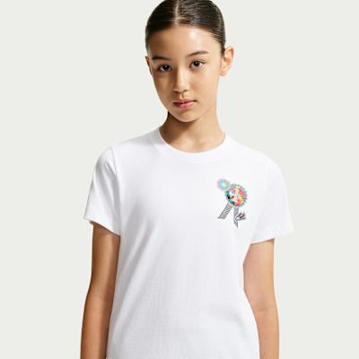 Nike T Shirts Women s White Crew Neck Moderate XS