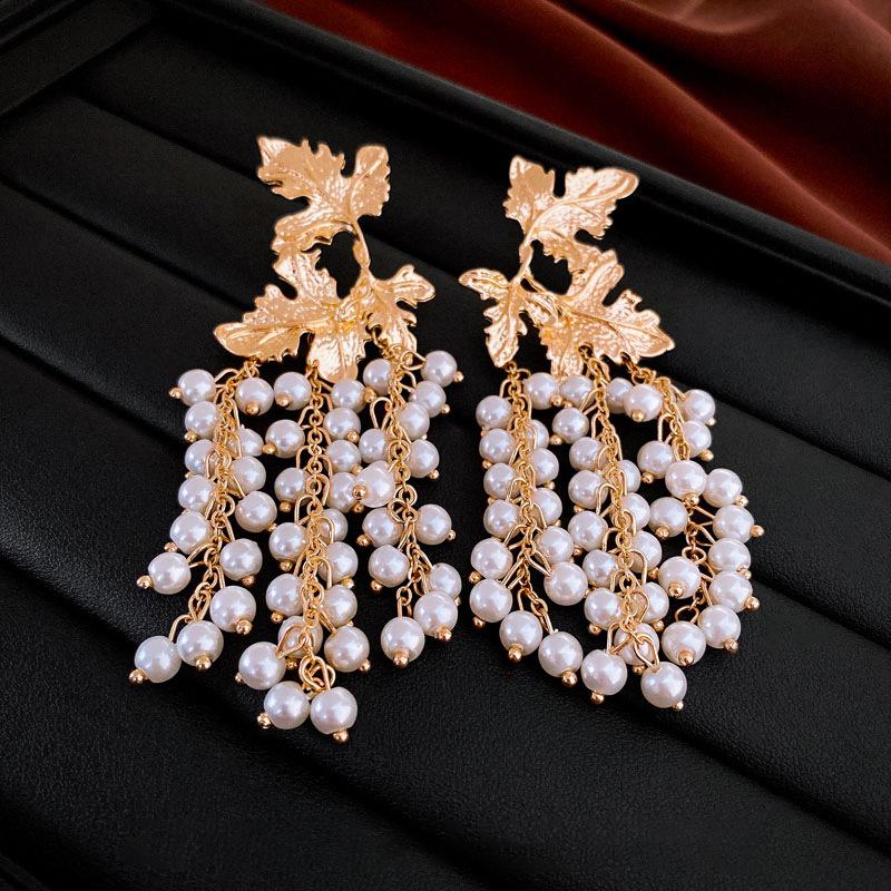 

Элегантные серьги-кисточки с серебристым жемчугом - Дизайн Кленовый лист в нишевом придворном стиле