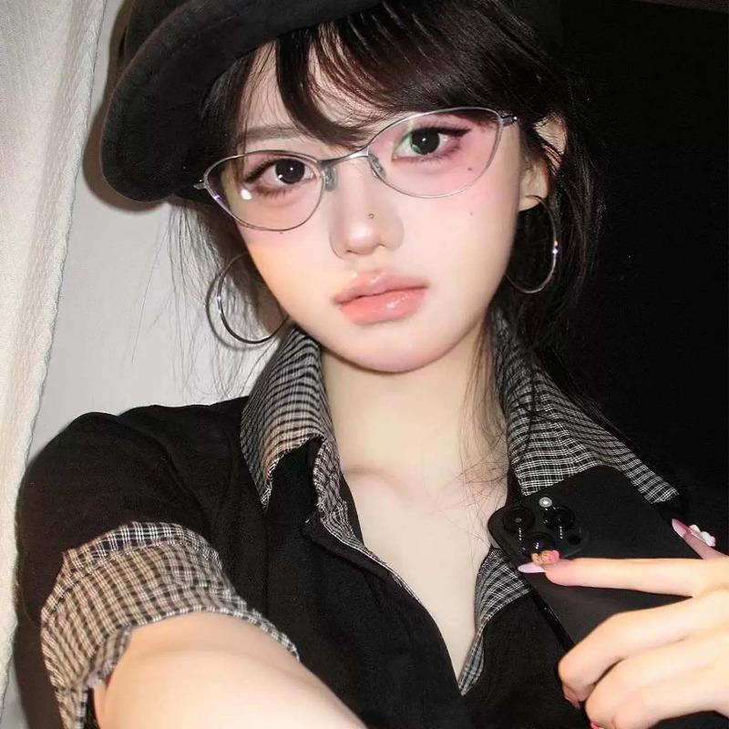 Vintage Cat Eye Alloy Blue Light Glasses Frame Women INS Eyeglasses Korean Decorative Computer Clear Glasses Fashion Eyewear