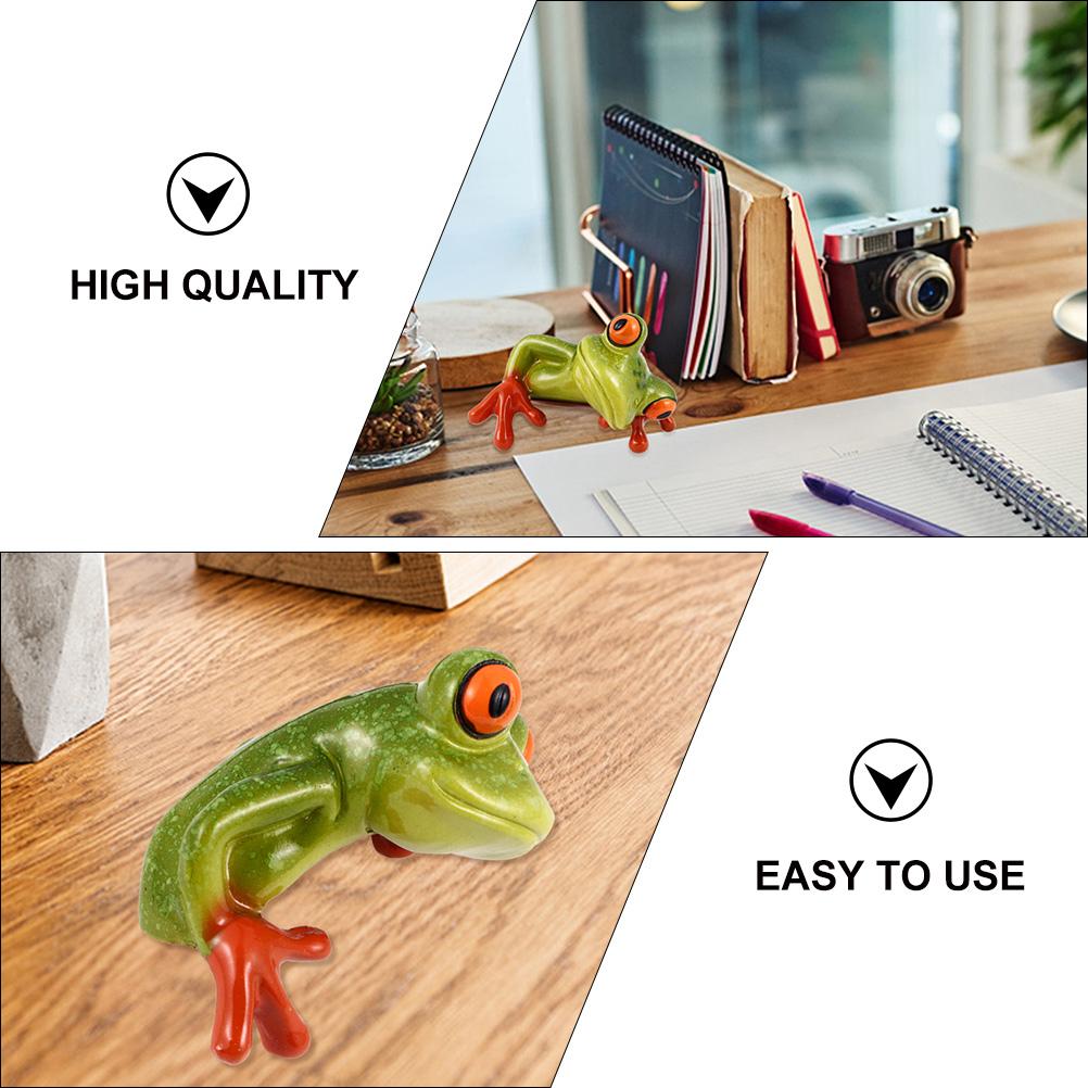 2 Pcs Miniature Chaste Frog Ornament Outdoor Table Decor Resin Desktop Decoration