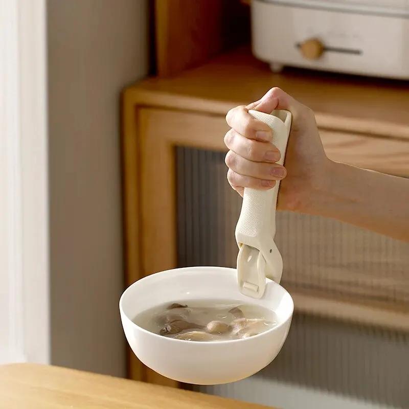 Hot Plate Gripper Clips Holder Tongs For Moving Hot Plate Bowls Pizza Pan Air Fryer Microwave Oven with Food Out Kitchen Gadget