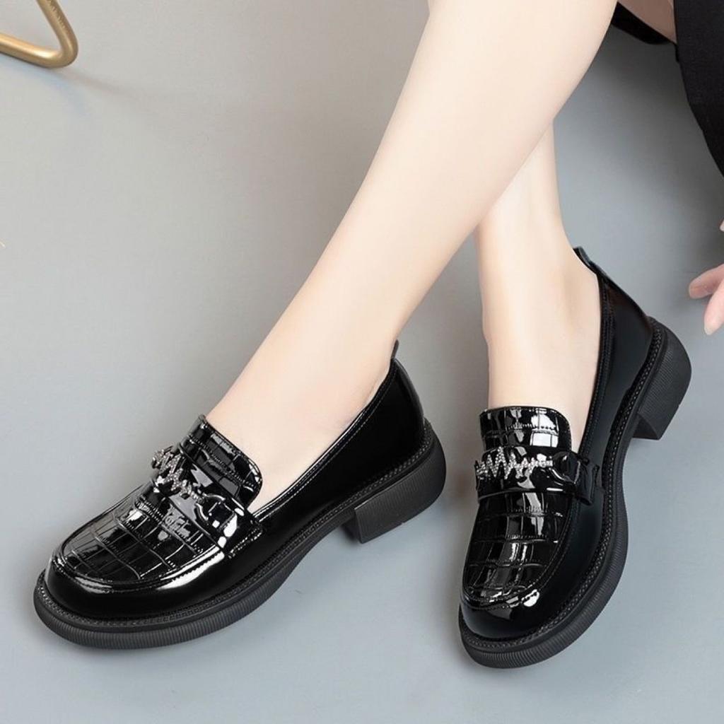 Soft Leather Single Shoe Women's 2024 New Soft Sole Comfortable Patent Leather English Style Loafers Work Small Leather Shoes