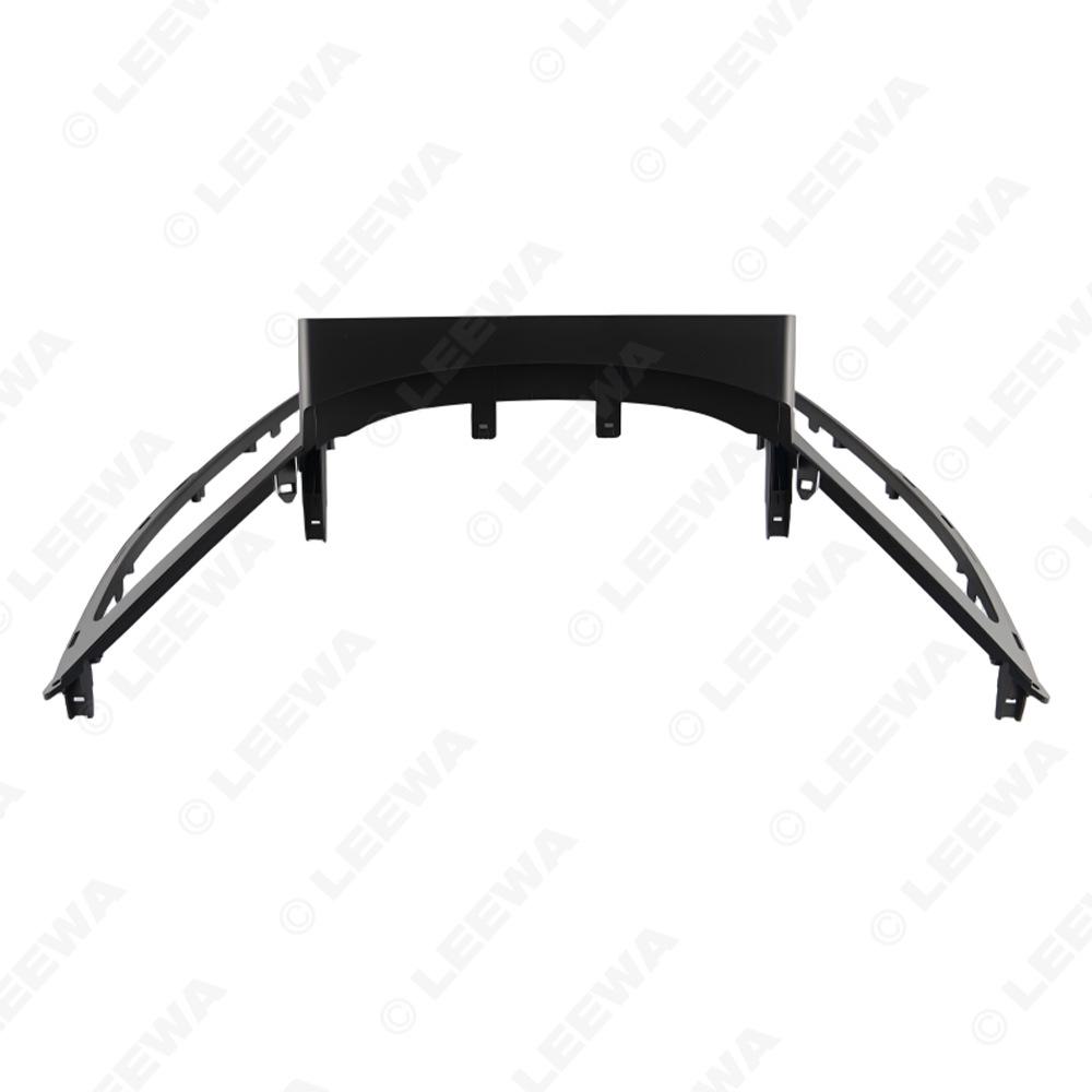 Fits 2014-2015 Hyundai Azera: 9-inch Android navigation and audio/video modification panel.