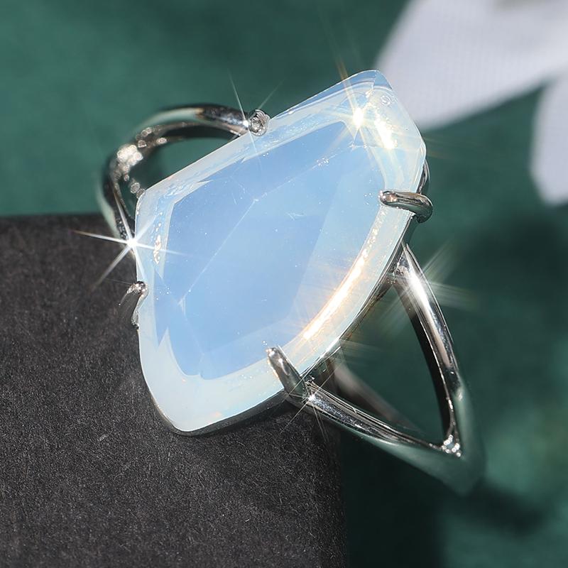 Exquisite CopperColor Alien Inlaid Imitation Moonstone Women's Ring Daily Wear Party Jewelry