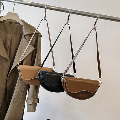 Sac Selle Texturé Couleur Unie Hiver Simple Populaire Rétro Décontracté Mode Une Épaule Aisselle Bandoulière