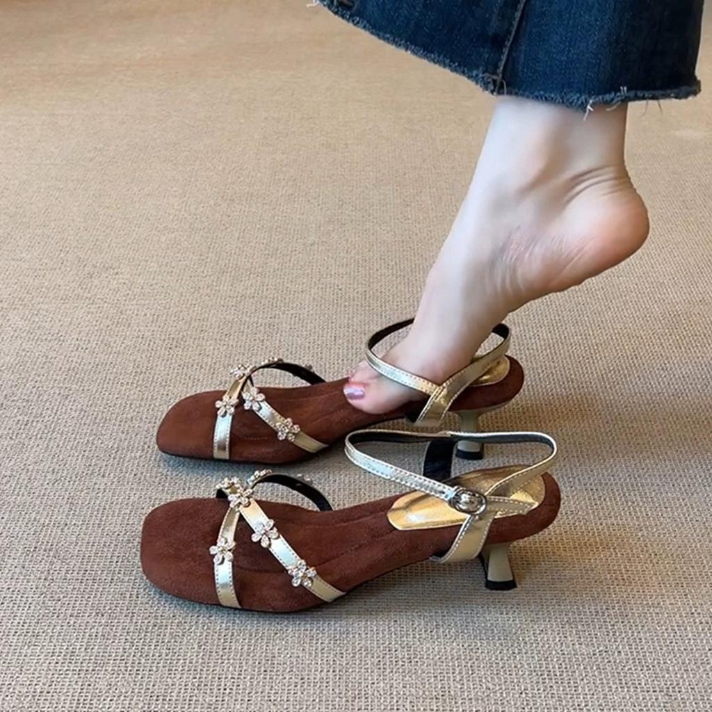 French square head rhinestone flower cross with open-toed sandals women's 2025 new summer wear with skirt one-word sandals