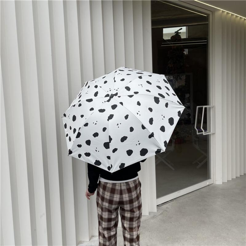 Fashion Sunscreen Umbrella Anti-ultraviolet Black Caoting Umbrella Cows Pattern 3-folding Portable Sunny Umbrella
