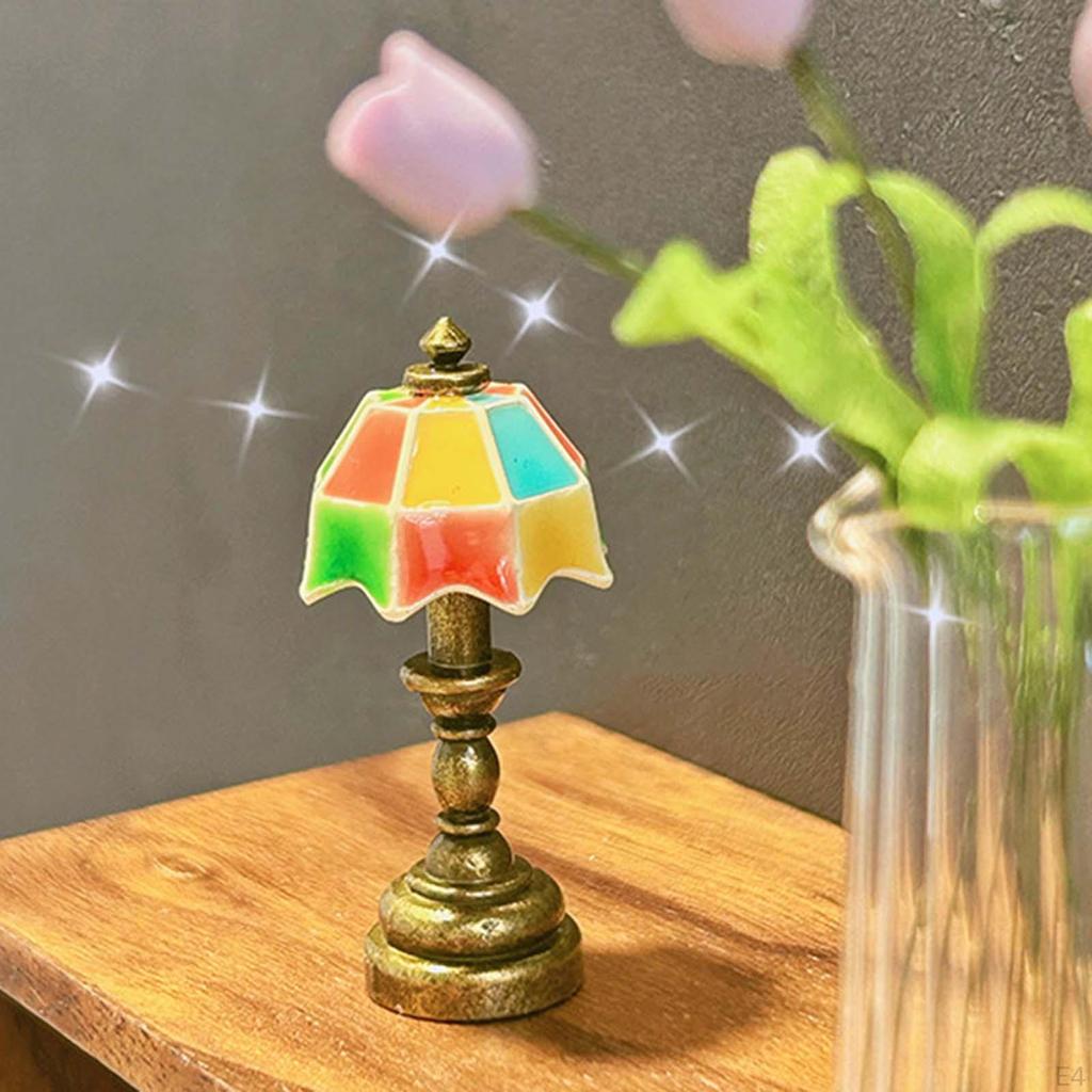 1/12 Mini Tischlampen Puppenhauslampe Schirmform Lampenschirm Simulation für