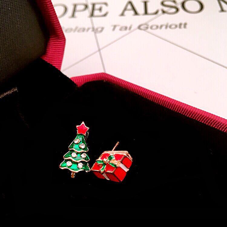 European & American Christmas Earrings: Elk, Tree, Snowman, Deer Designs for Women