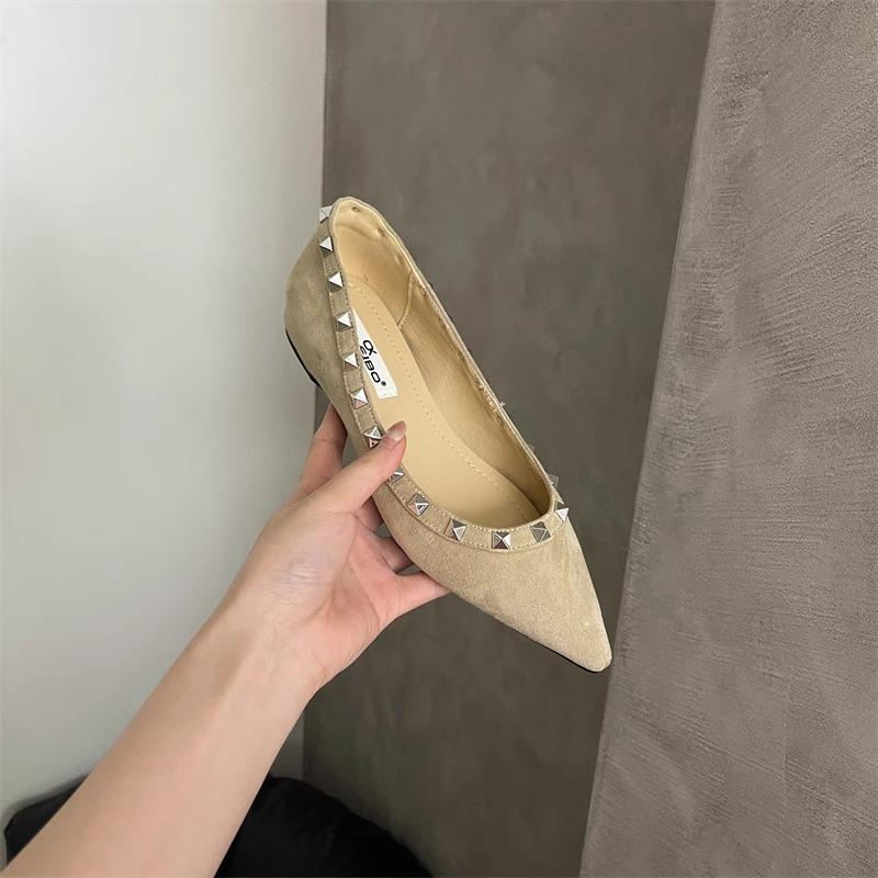 Fashion Flat Shoes for Women 2025 Spring and Autumn New Pointed Rivet New Black Plus Size Women's Shoes 41 42 43 Zapatillas Mujer