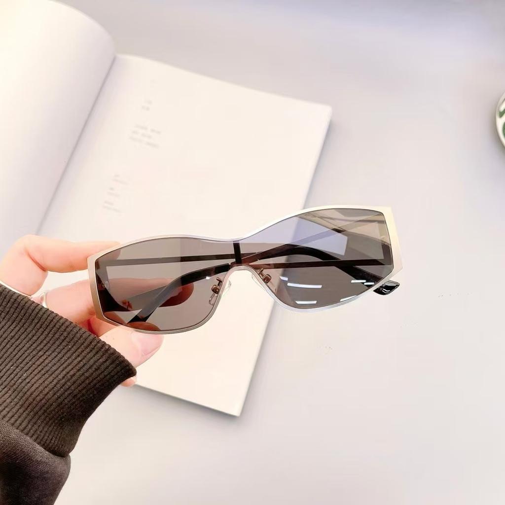 Korean Style Sunglasses Women High Quality Uv Protection Sun Glass For Men Travelling Hiking Sunglasses For Woman