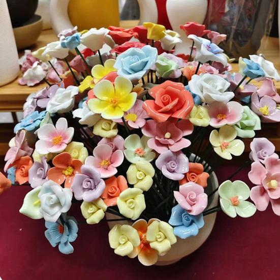 Ručně vyráběná keramická simulace květiny Realistický umělý barevný květ Dekorace Umělá květina se stonkem DIY Dekorace vázy