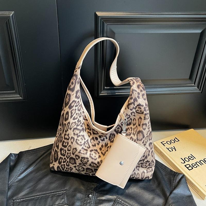 Super fire leopard print mother and child bag fashionable large-capacity tote bag women's autumn and winter 2025 new fashionable shoulder bag
