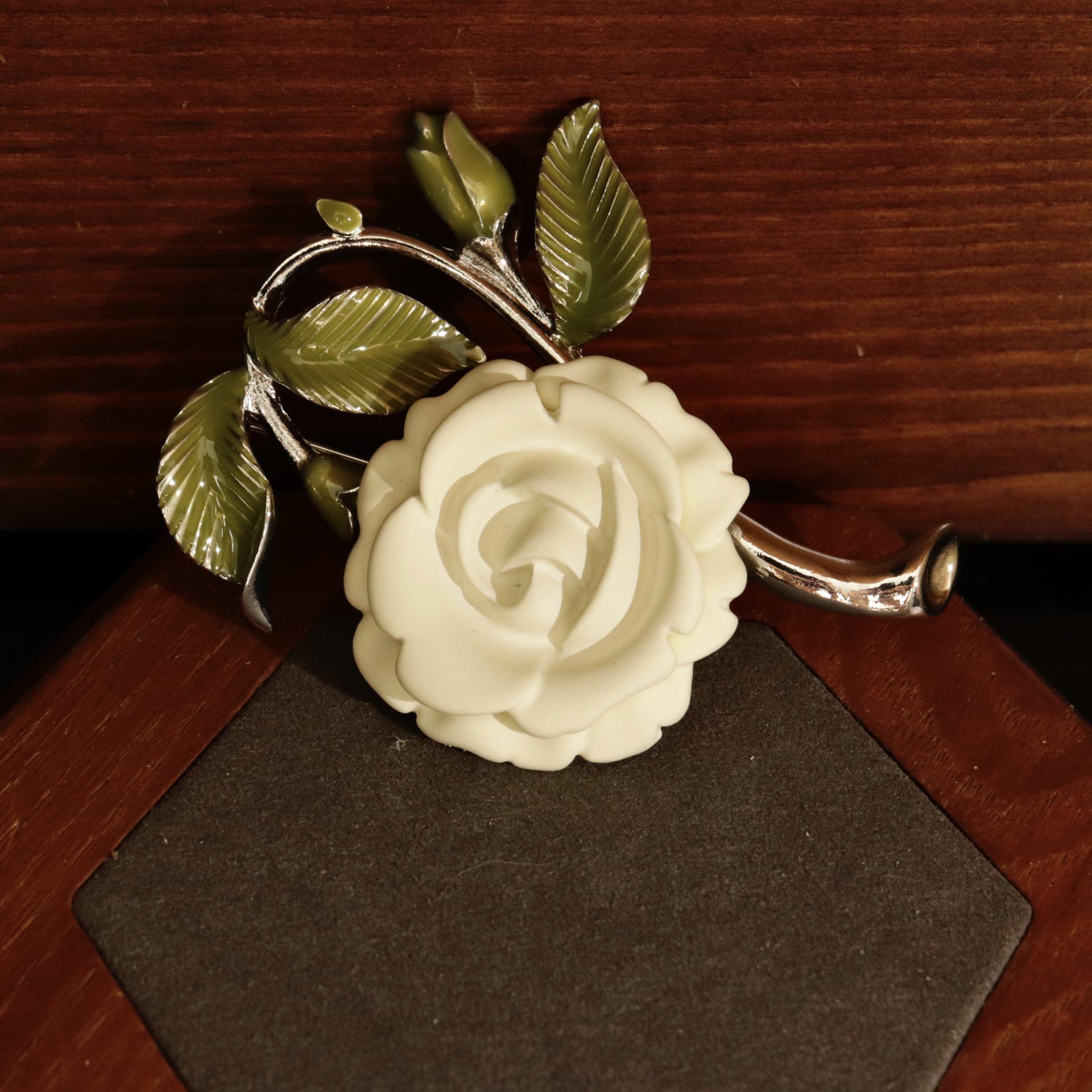 Elegant Vintage Camellia Brooch: Handmade Drip Oil Corsage Pin