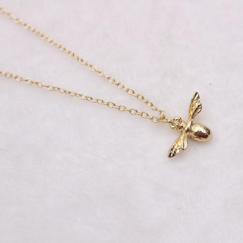 Korean Style Cute Bee Pendant Necklace - Short Clavicle Chain