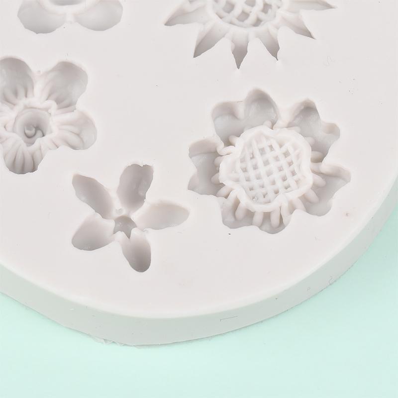 3D Mini Prästkrage Blomma Silikonform Diy Fondant Tårta Dekoreringsverktyg Bröllop Födelsedag Fest Choklad Godis Bakverk Bakform