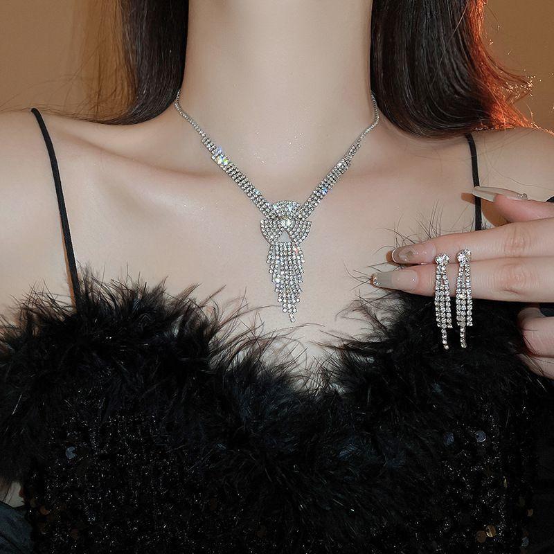 

French zircon butterfly fringed earrings necklace set niche temperament collarbone chain light luxury jewelry