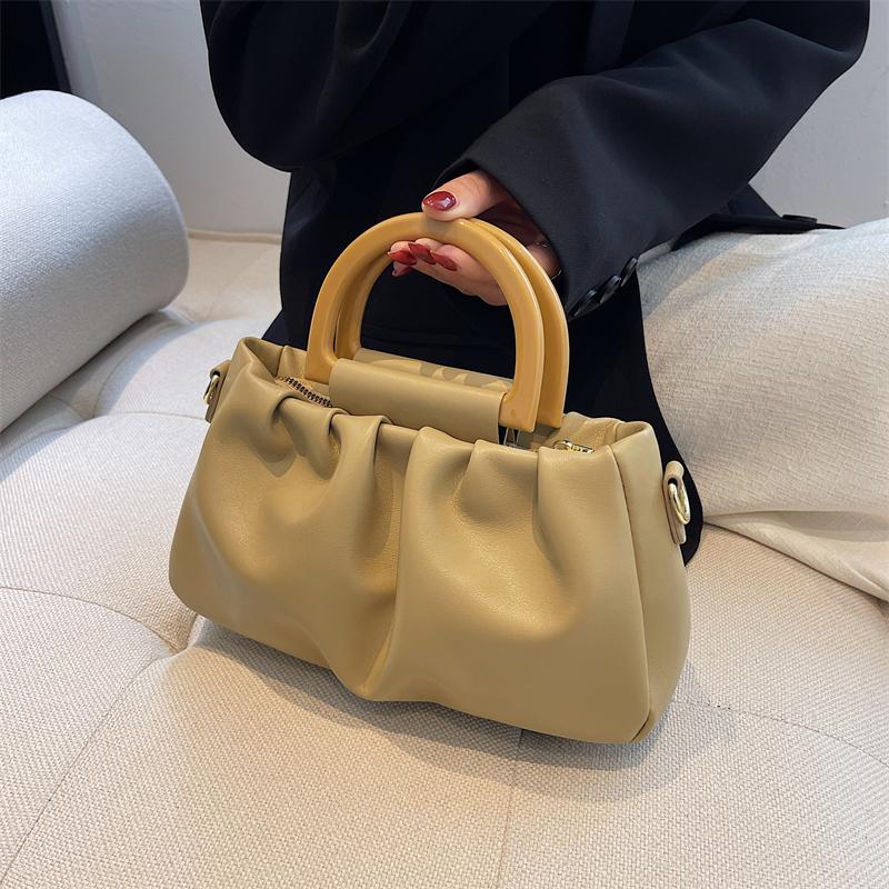 Мягкая кожаная плиссированная сумка Cloud