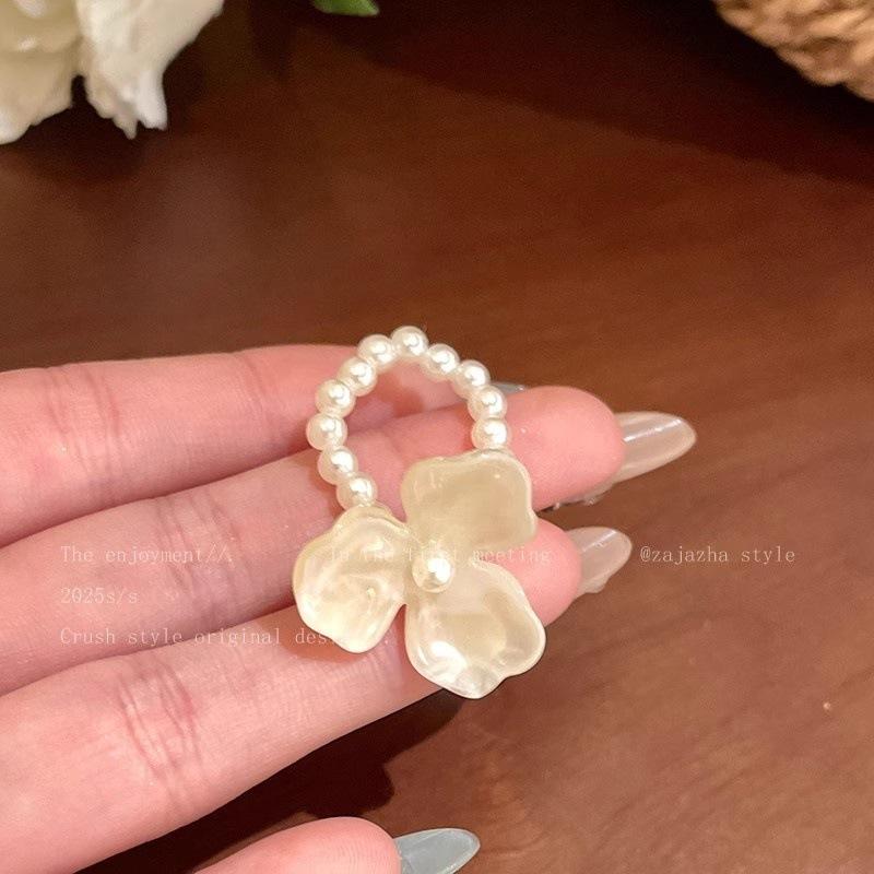 

Romantic Fashion Dopamine Colorful Flower Imitation Pearl Beaded Rings for Women Sweet Vacation Finger Jewelry Accessories Gift resizable белый