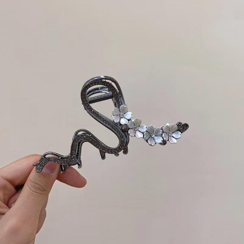 Rose Butterfly Tassel Hair Claws Shiny Crystal Hair Clip Shark Clip For Girls Exquisite Elegance Headdress Hair Accessoires
