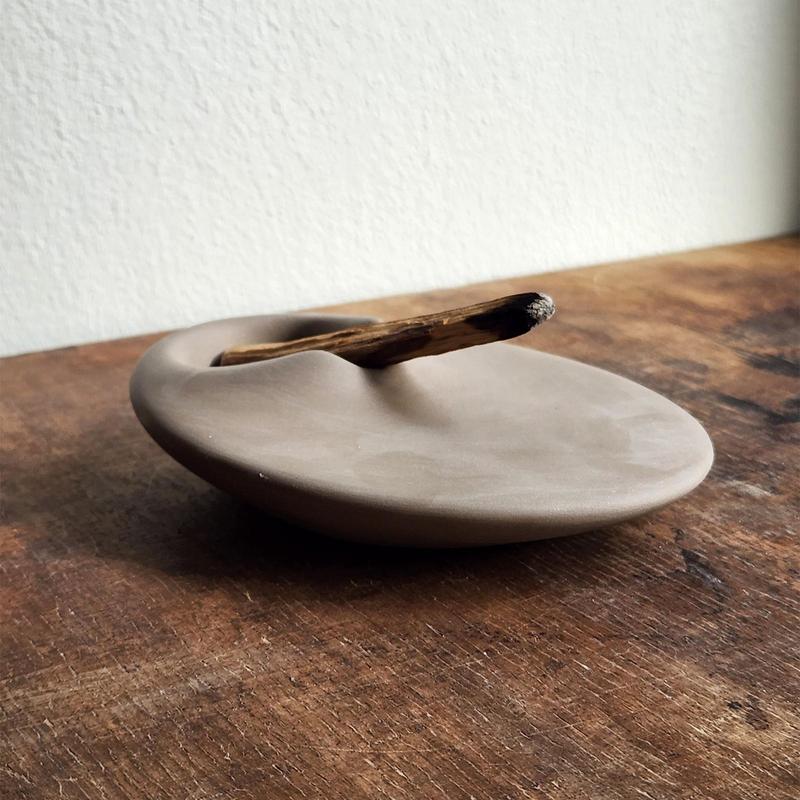 Cement Palo Santo Holder Peru Palo Santo Sage Burning Dish Aromatherapy Tray Ornament Meditation & Yoga Companion