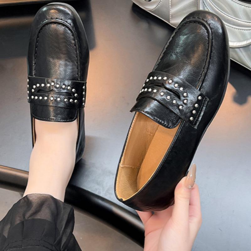 Frühling Neuer Stil Flache Schuhe für Damen Runde Spitze Tiefer Ausschnitt Nieten Weiche Sohle Rutschfest Verschleißfest Einzelne Schuhe