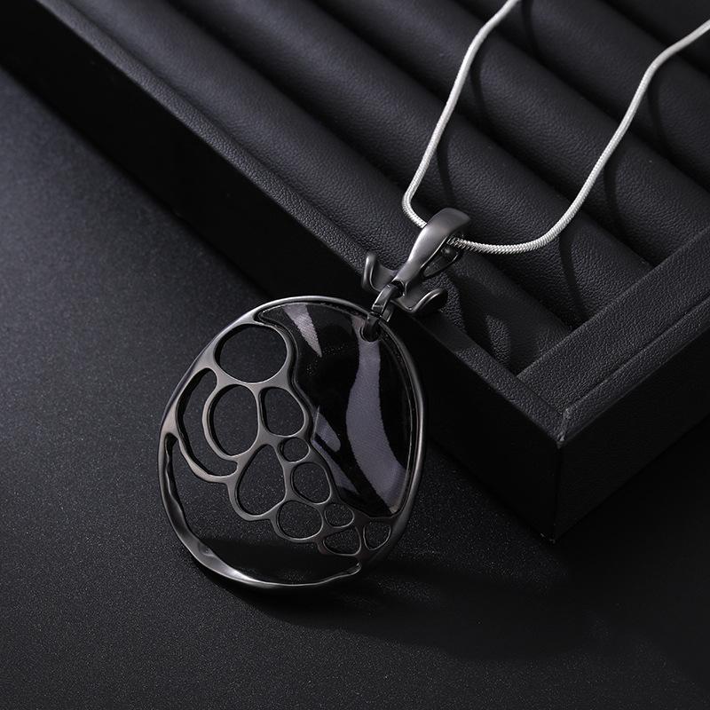 Ladies Fashion Versatile Long Necklace Geometric Zebra Pattern Delicate Metal Sweater Chain