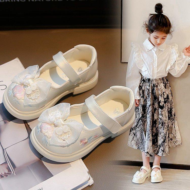 Girls' princess shoes 2025 spring new children's shoes national style embroidered Hanfu shoes spring and autumn girls' shoes small leather shoes