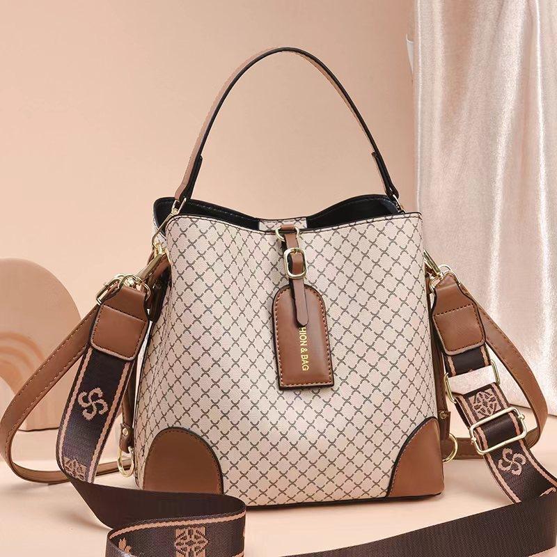 Hot-selling New Exquisite Women's Bags, Plaid Bucket Bags, Large-capacity Shoulder Bags, Messenger Bags.