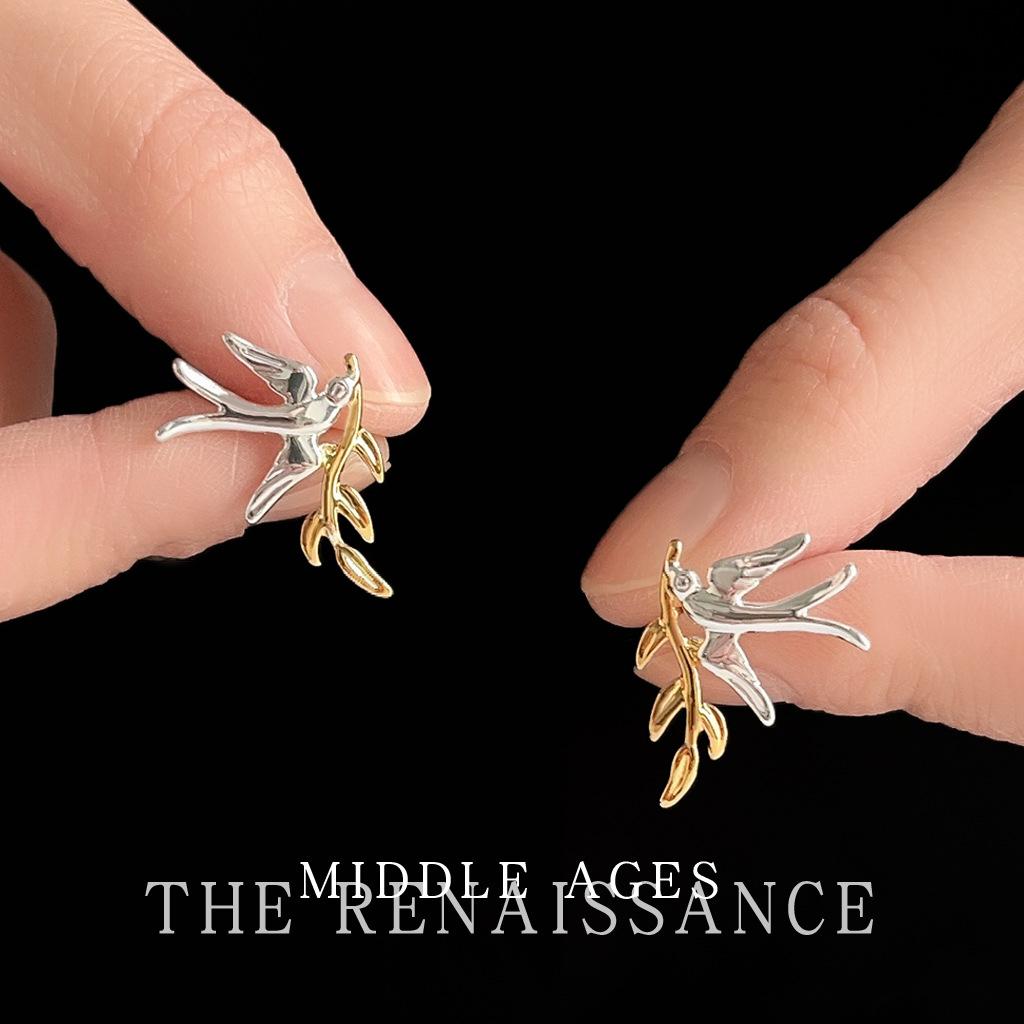Двухцветные серьги-ласточки из золота и серебра, нишевый дизайн, серьги-пусеты