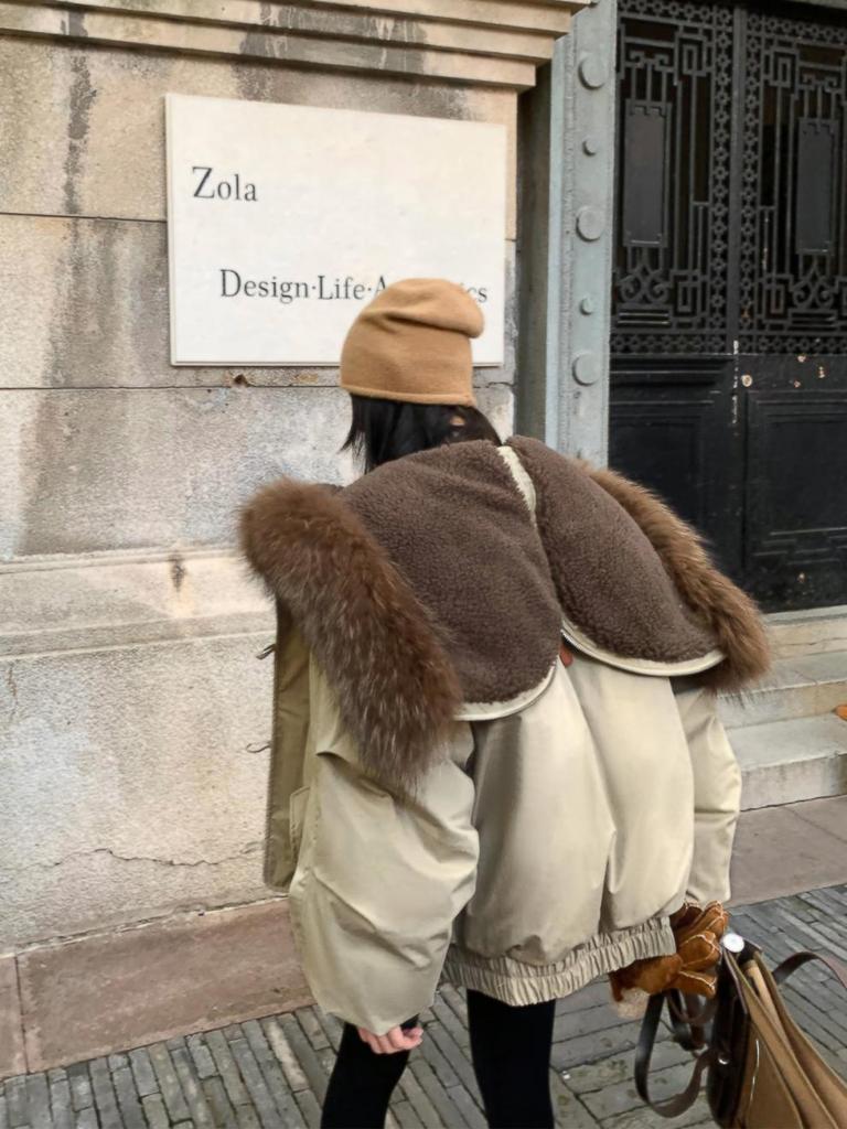 Women's Winter Cotton Jacket with Large Raccoon Fur Collar and Horn Buttons