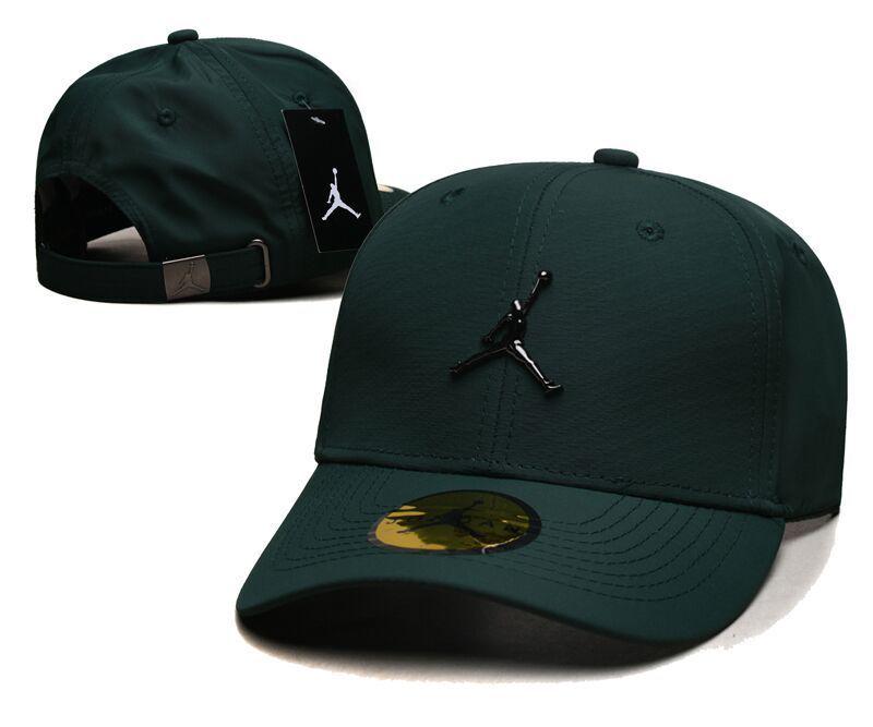 Stylish Extended Brim Baseball Cap with Iron Logo for Large Faces and Heads - Spring & Autumn Trendy Duckbill Hat