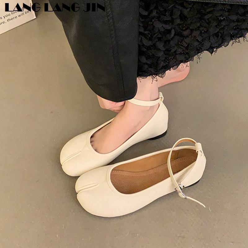 2025 New Spring Flats Tabi Ninja Shoes Women Fashion Vintag Split Toe Ballet Comfy Flat Ballerina Soft Casual  Ankle Strap Mujer