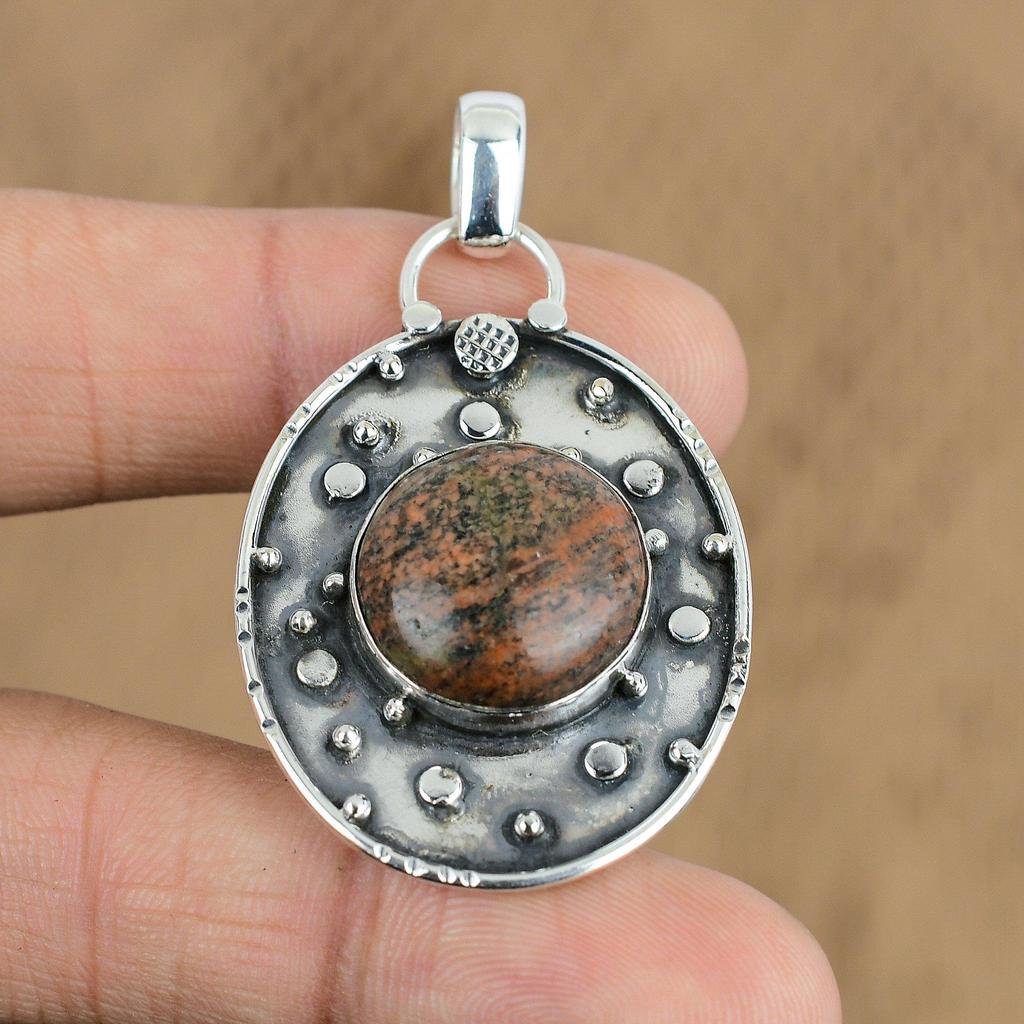 Womens day Deal Round Grass Garnet Gemstone 925 Sterling Silver Pendant Jewelry