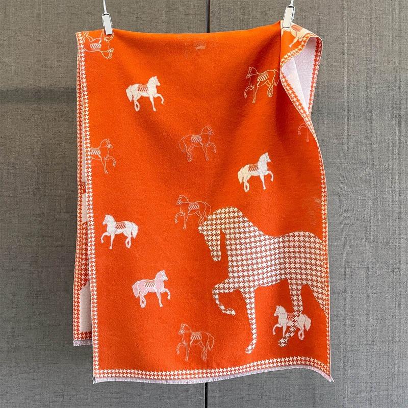 Autumn and winter new retro horse jacquard scarf women's thickened warm neck protection scarf versatile outer shawl