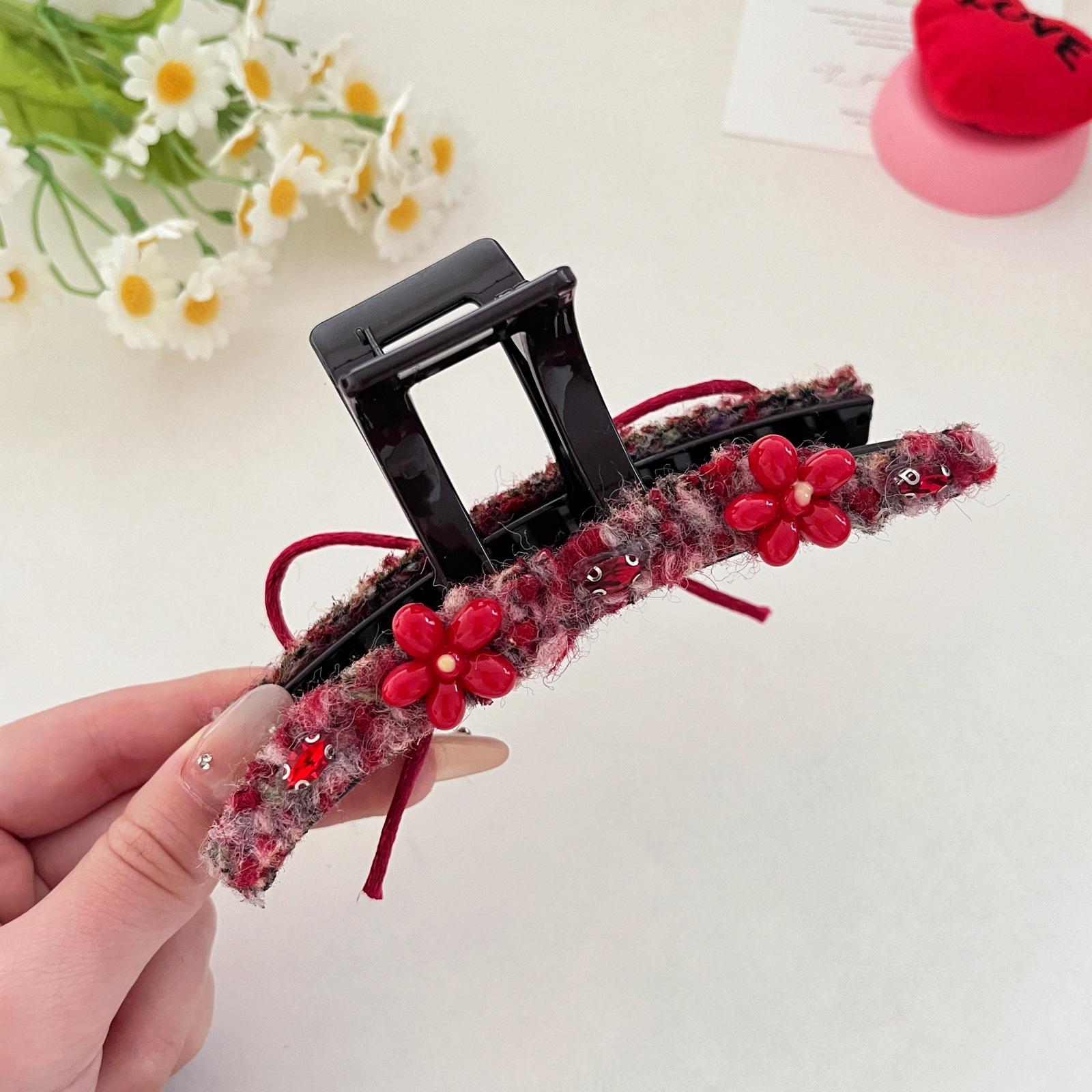 

1Pcs Simple Red Flower Gripper Advanced Shark Clip 2026 New Large Hairpin Atmosphere Hair Accessories