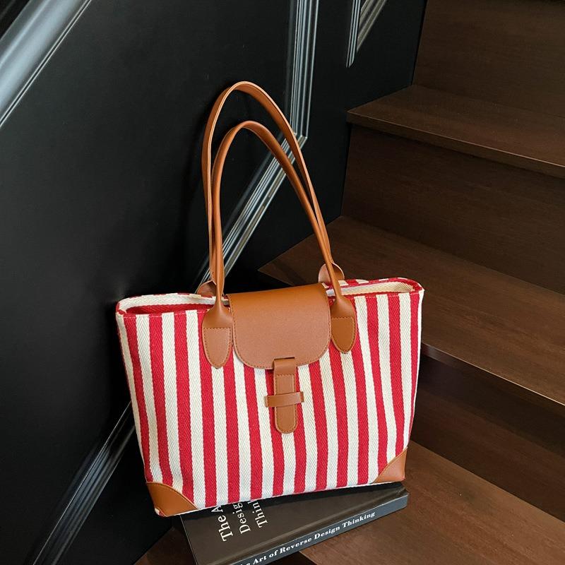 New Large-capacity Fashion Simple Temperament Versatile Striped Flow Bag Portable Shoulder Bag Women